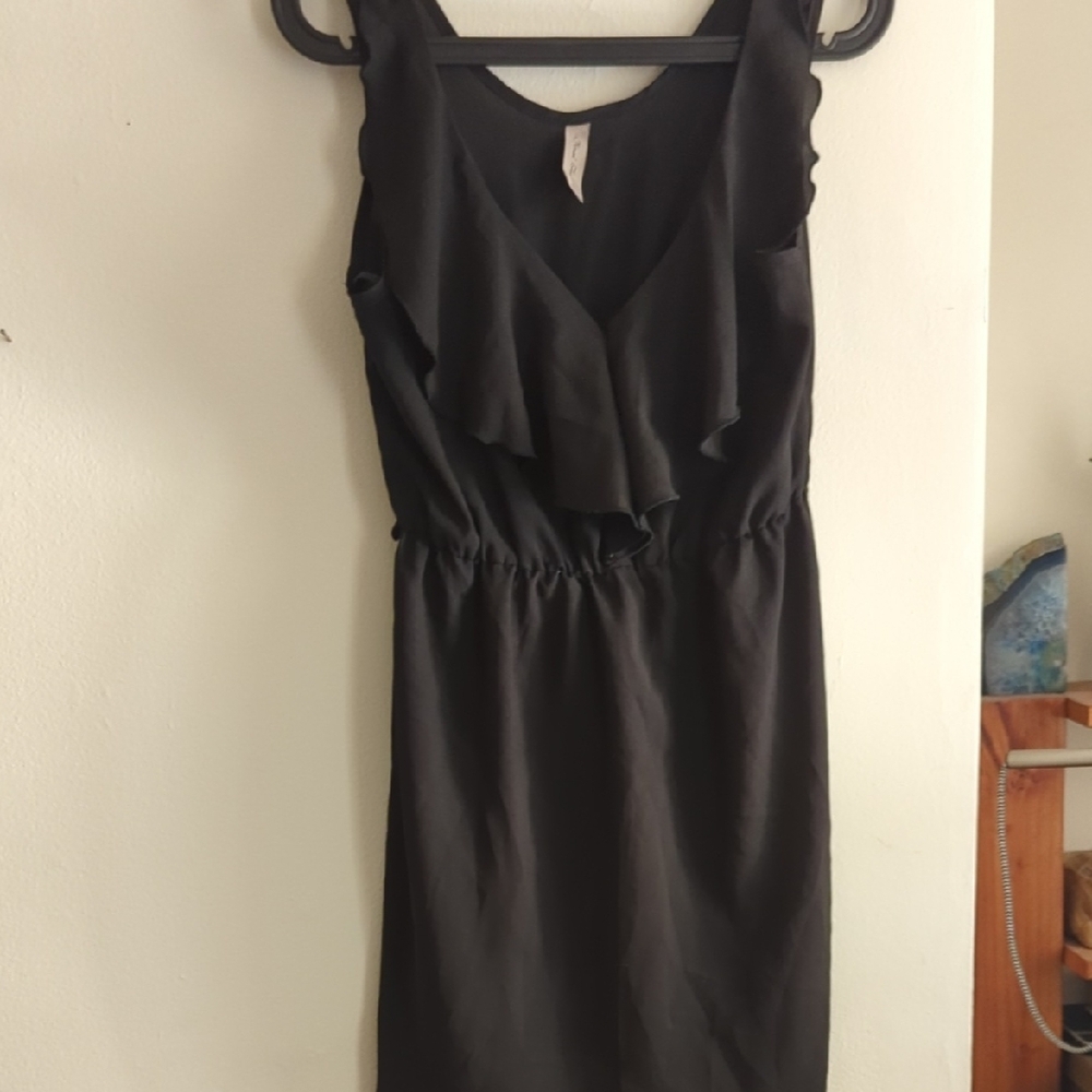 Lightweight Black Ruffle Dress - Picture 4 of 4